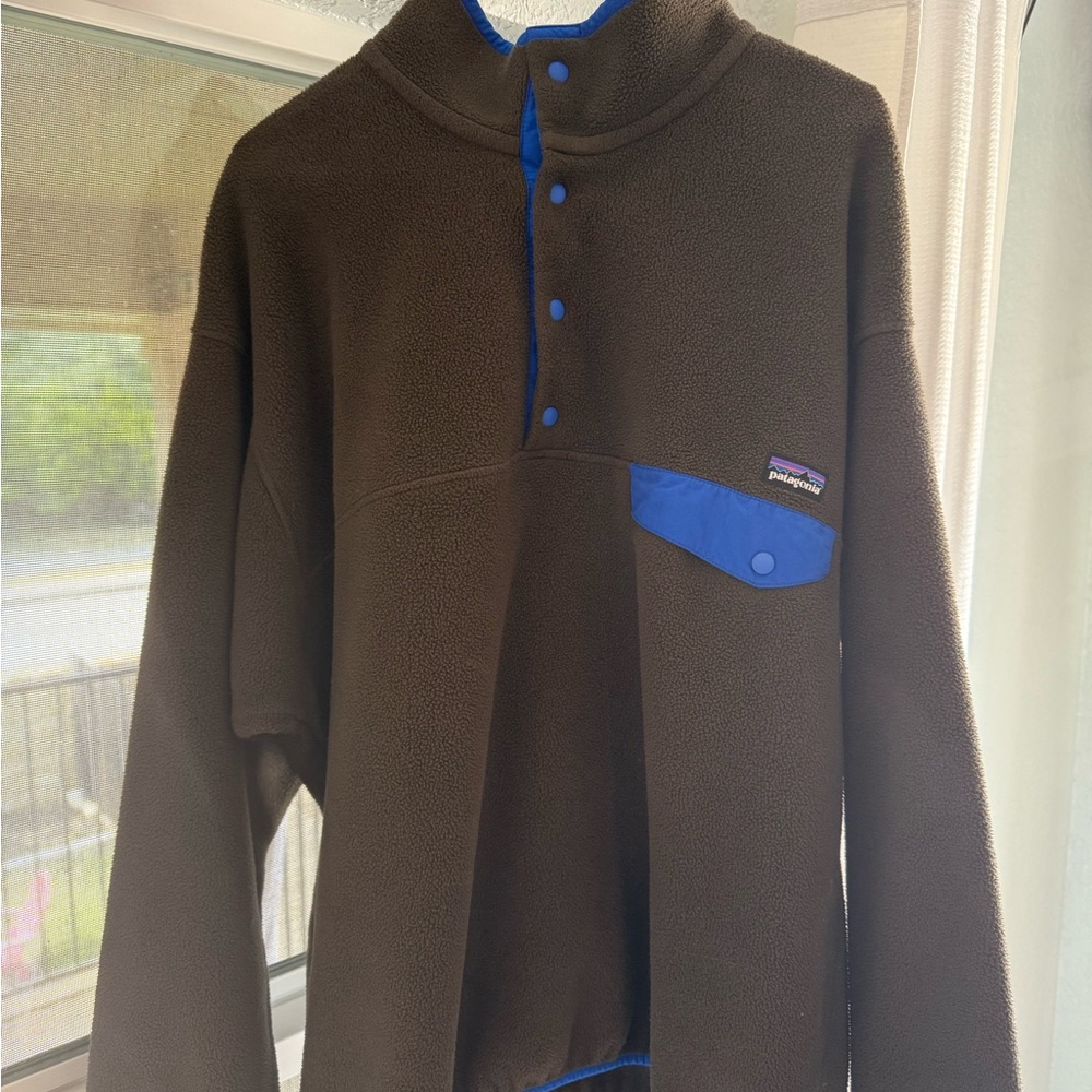 Patagonia Brown Fleece with Blue Trim